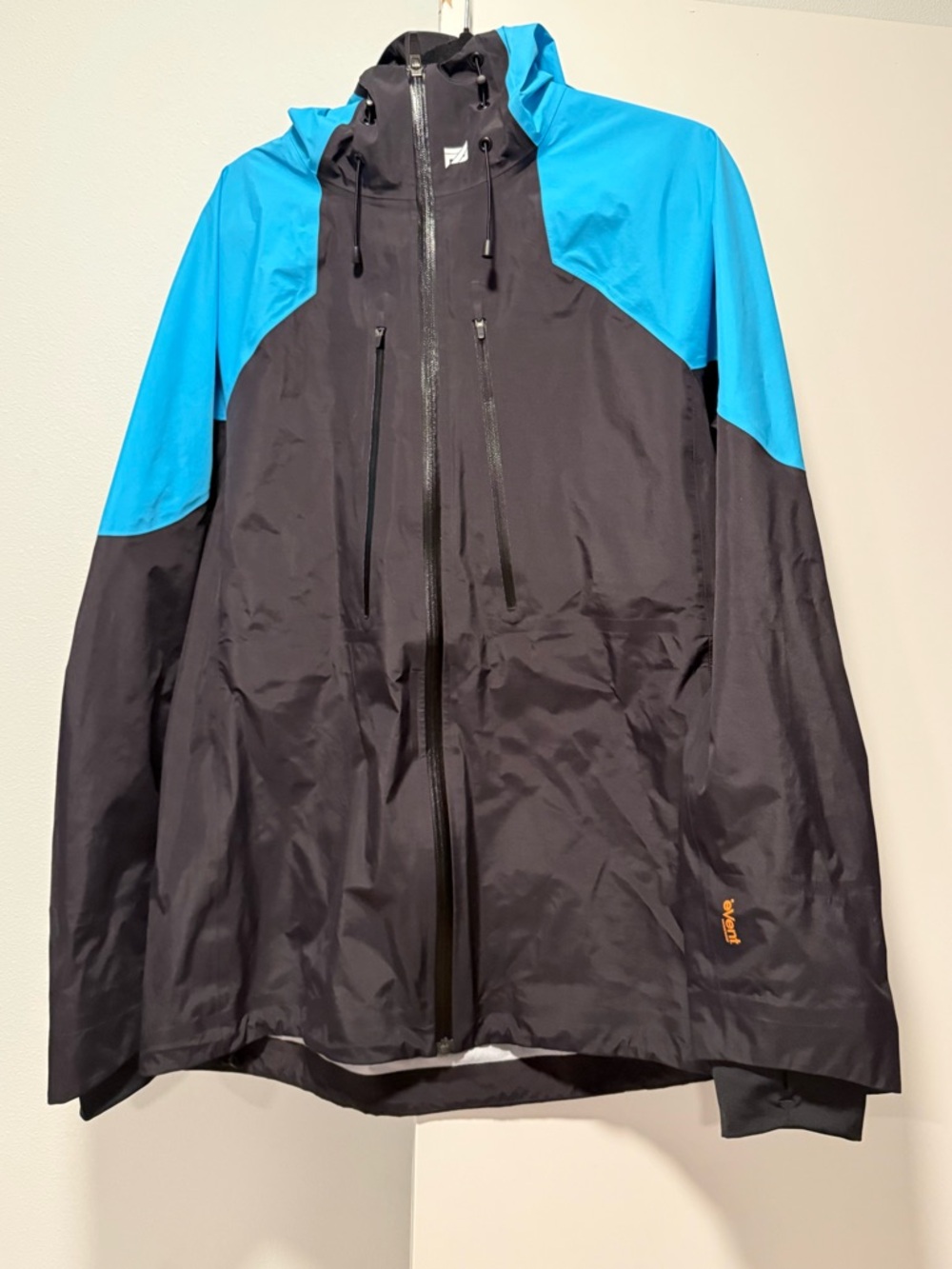 NWOT Large FA Design Supersonic 3L Jacket Black/Sonic Blue eVent waterproof